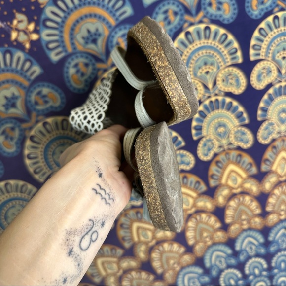 🦋5/20$🦋 lattice patterned sandals - Picture 8 of 9